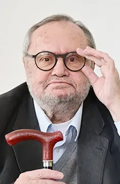 © Heribert Corn